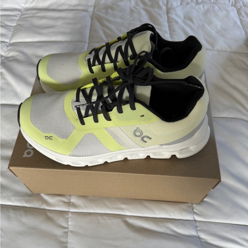 NWT on cloud running shoes